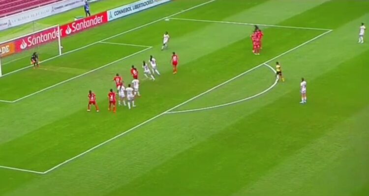 Yesenia López se despachó un golazo para la U en Libertadores femenina