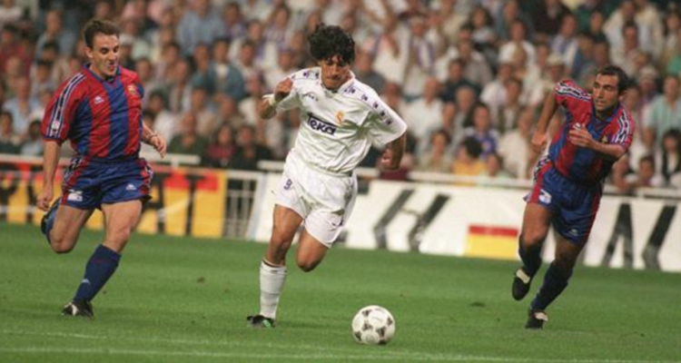 Iván Zamorano entre los mejores delanteros del Real Madrid que ha jugado el Clásico español ante el Barcelona.