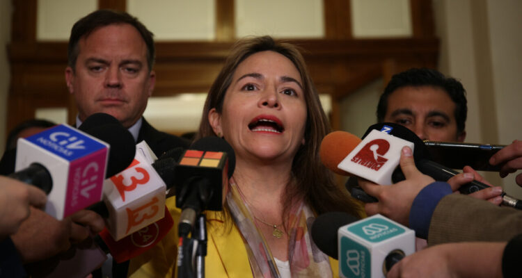 Crisis en la DC: miembros del partido advierten con renunciar si no se cumplen sus demandas