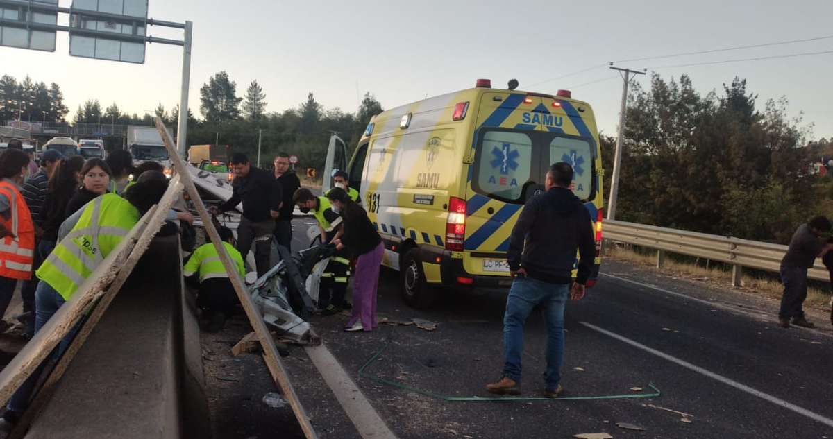 accidente de camión en ruta Concepción-Cabrero