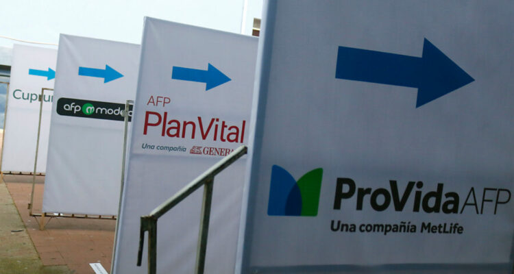 AFP reportan ganancias por US$324 millones ad portas de reforma previsional: un 9% más que en 2021