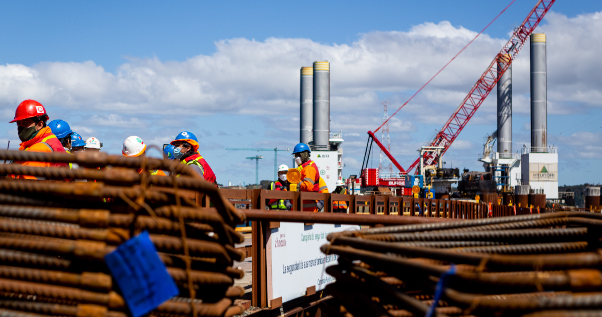 Anuncian reajuste de contratos por alza en materiales de construcción: 400 empresas serán benefiadas