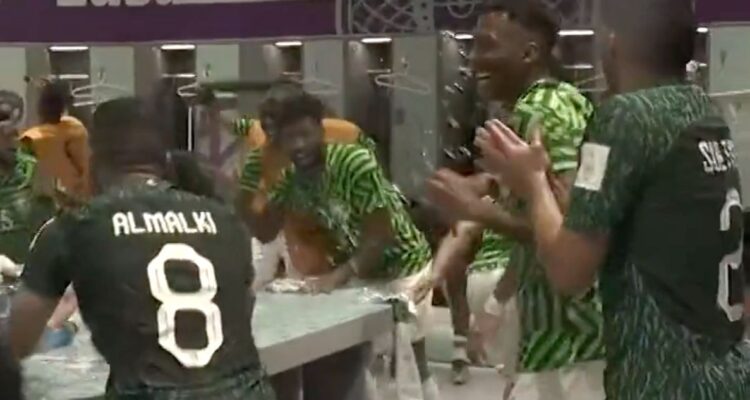 Júbilo en Arabia Saudita tras heroica victoria sobre Argentina en Qatar