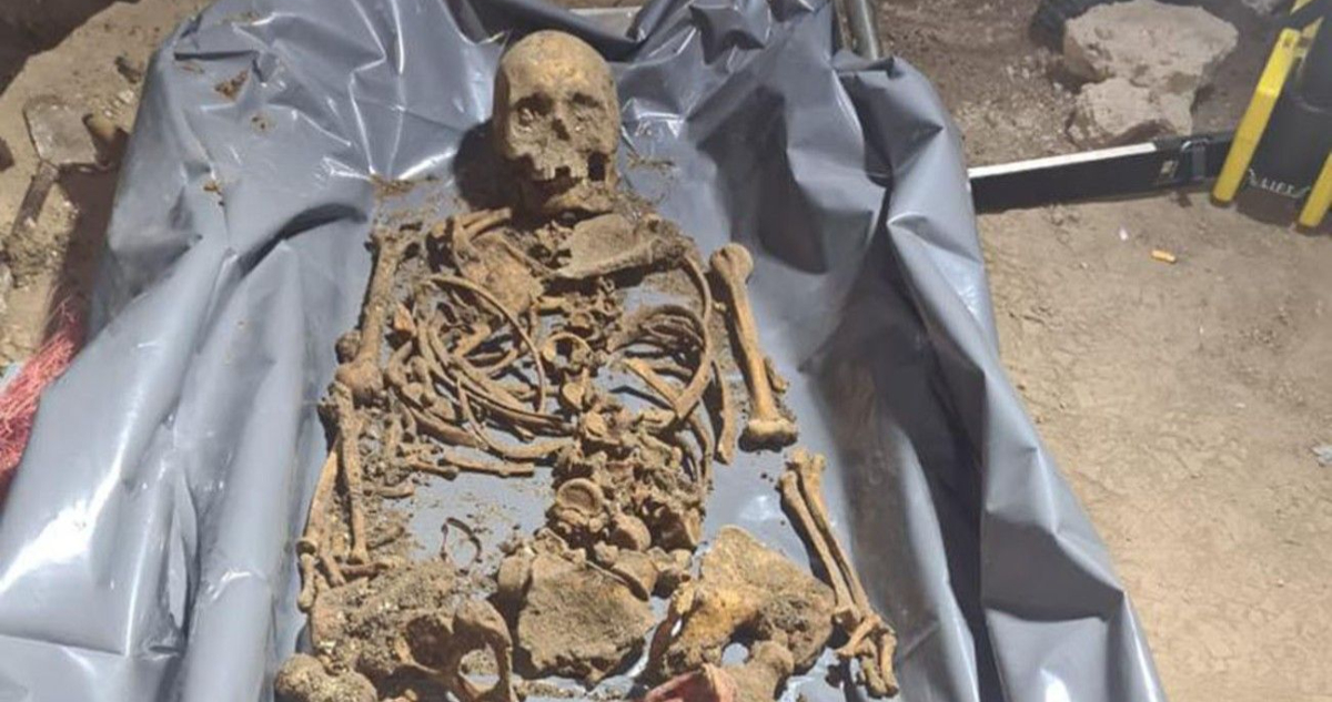 Macabro hallazgo en Argentina: descubren esqueleto en patio y sería mujer desaparecida hace 10 años