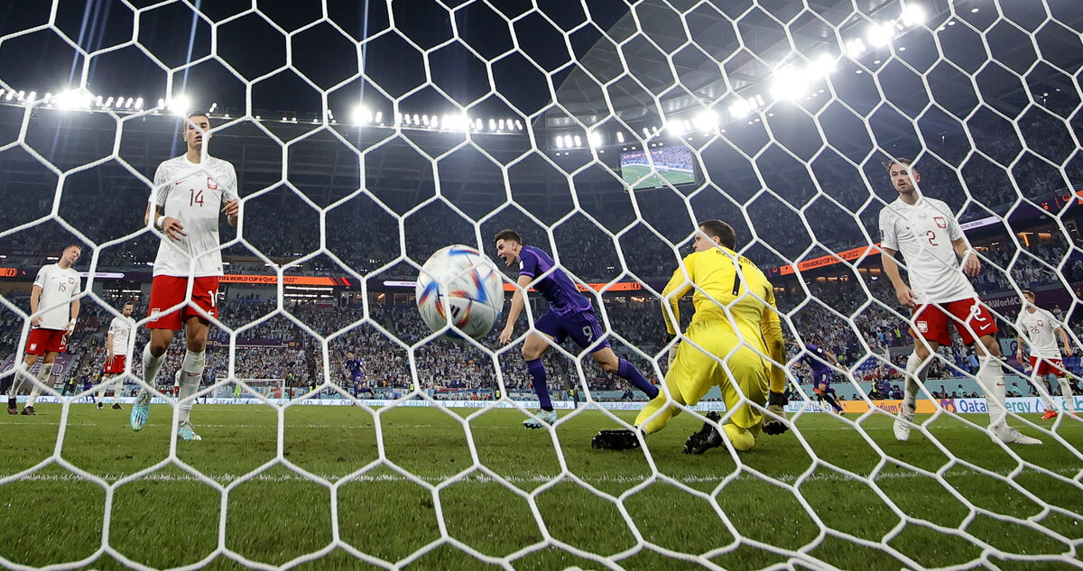 Argentina derrotó a Polonia y está en octavos de final de Qatar 2022.
