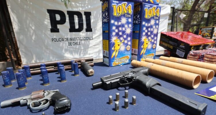 Desbaratan red de venta de droga y fuegos artificiales en la RM: tenían hasta bengalas artesanales