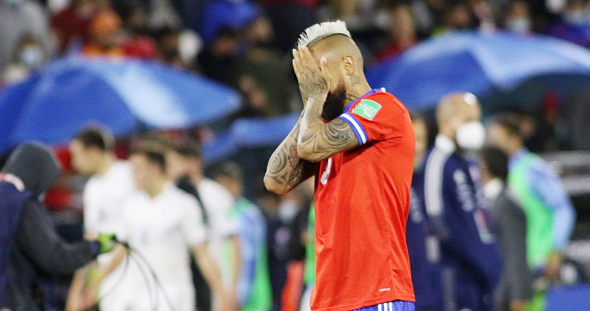 Leonardo Véliz critica a Arturo Vidal por su posteo en Instagram.