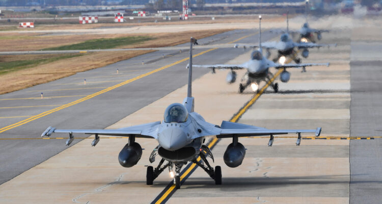 Seúl moviliza aviones de combate tras detectar gran despliegue aéreo de Corea del Norte