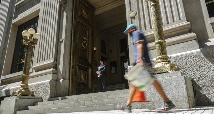 Déficit de la cuenta corriente de Chile escala a mayor nivel en varios años, comunica Banco Central