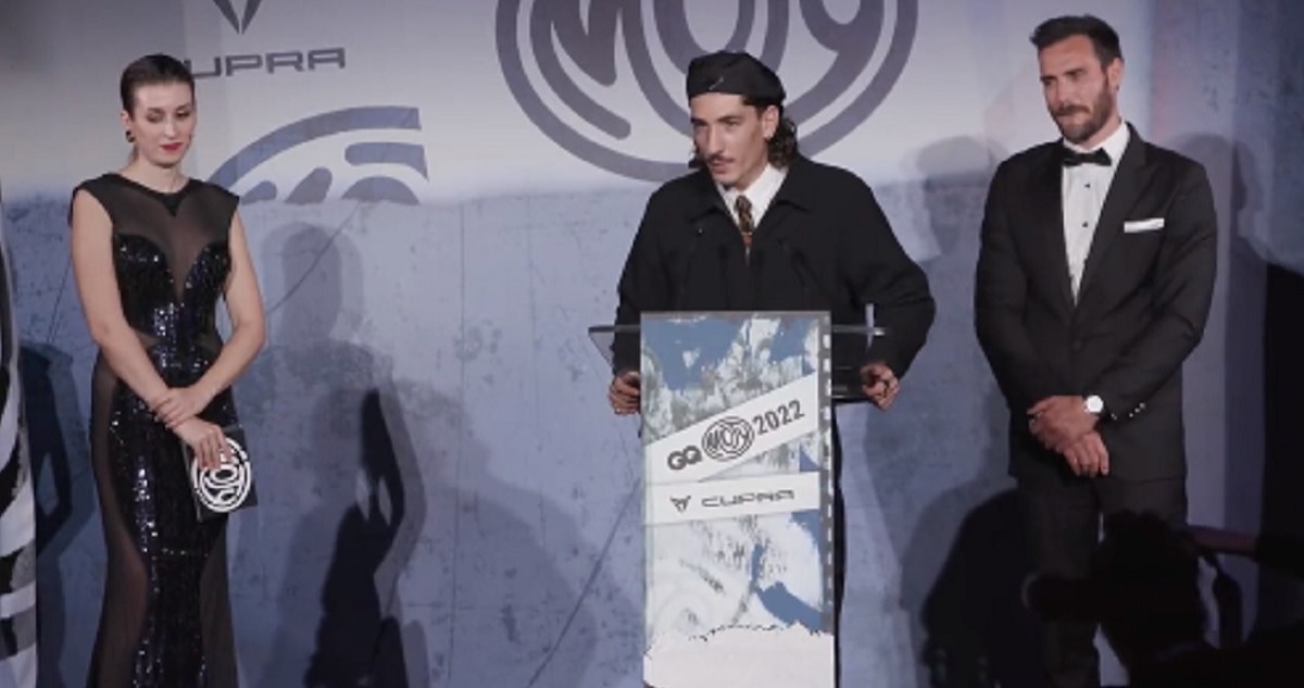 Héctor Bellerin y su discurso contra Qatar en premiación que se llenó de aplausos