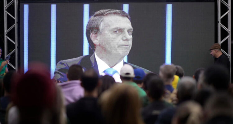 Bolsonaro, un presidente “prácticamente desaparecido” tras derrota electoral en Brasil