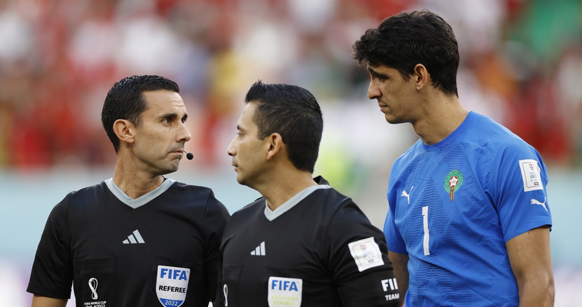 Bono sorprendió a todos tras ‘desaparecer’ antes del partido con Bélgica.