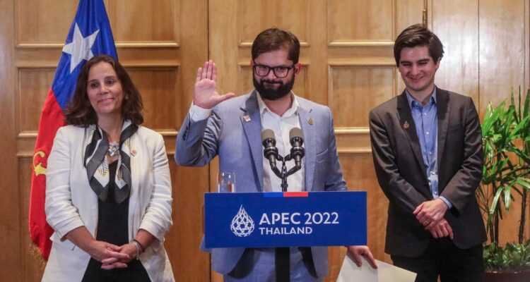APEC: Boric finaliza cumbre en Bangkok donde estrechó lazos con Asia-Pacífico