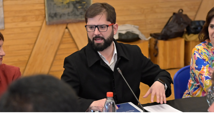 Boric propone comisión por la paz