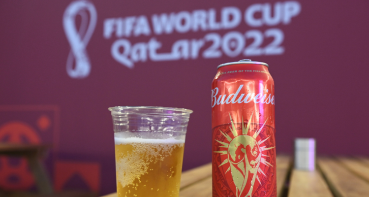 Budweiser sorprende a los hinchas en el Mundial de Qatar.