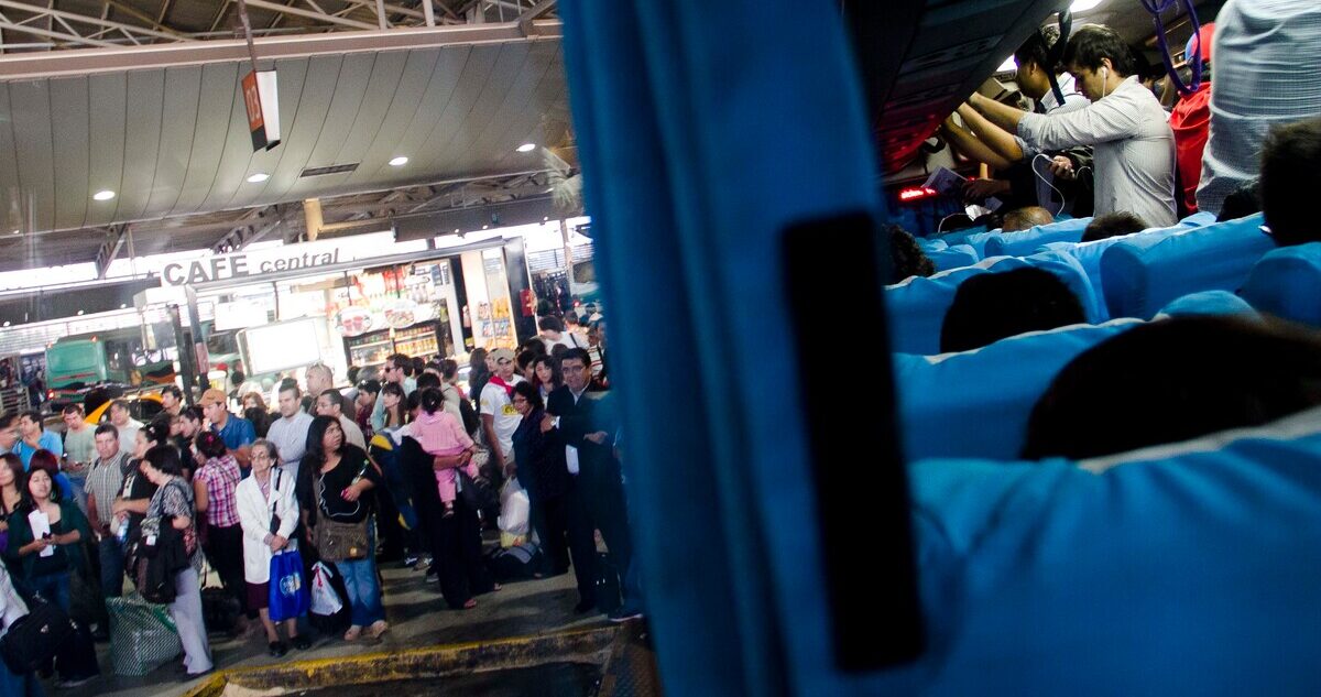 Foto contexto buses a Padre Hurtado y Peñaflor