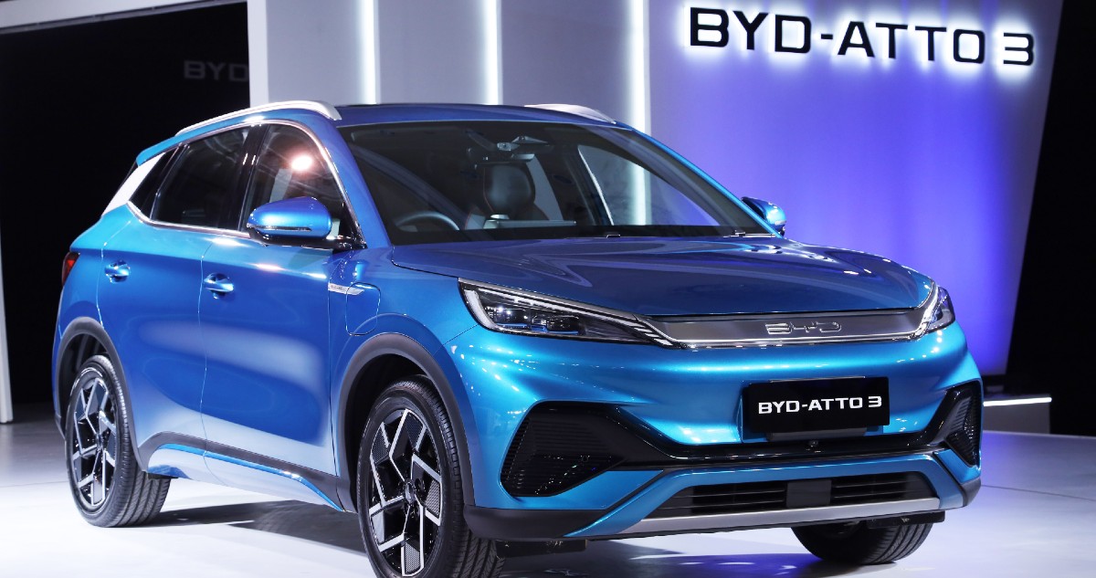 Automotriz china BYD construirá 3 nuevas fábricas en Brasil: una procesará litio para baterías