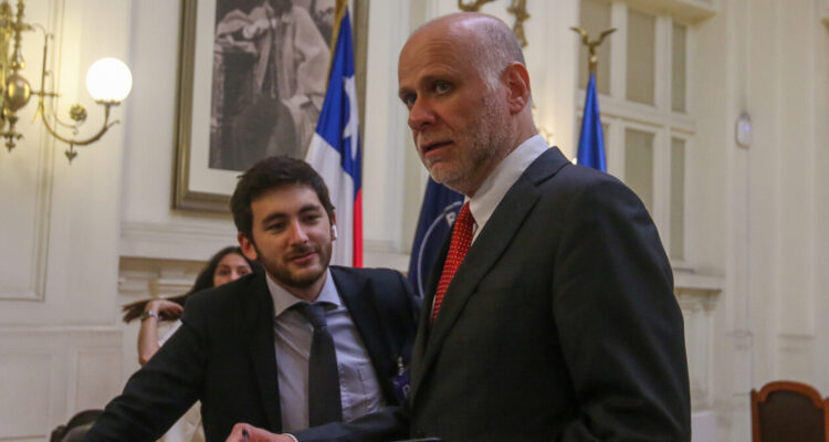 100% electo y con 99 integrantes: la propuesta oficialista para un “Cabildo Constitucional”