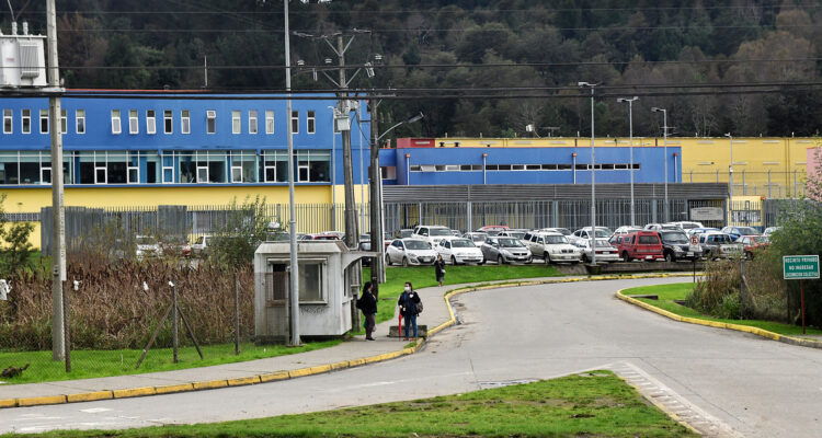 Parlamentarios criticaron duramente traslado de miembros de la CAM a la cárcel de Valdivia