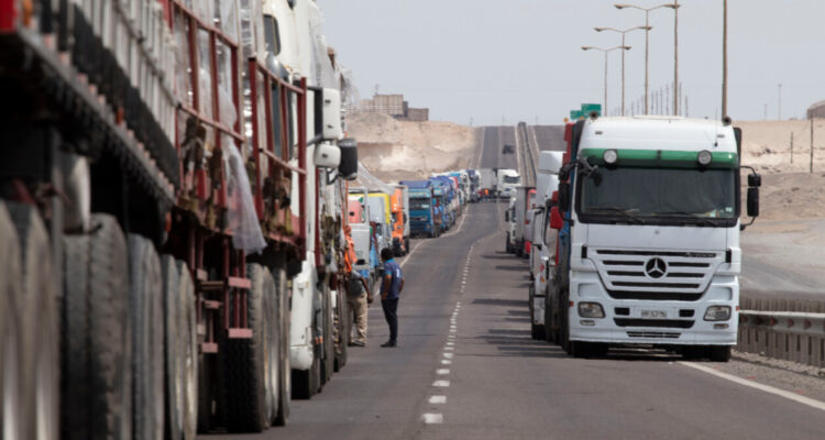 Camioneros del norte anuncian movilización en medio de críticas del gremio al Gobierno