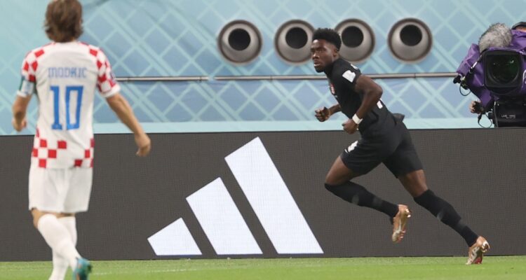 Alphonso Davies anotó para Canadá el gol más rápido en Qatar 2022.
