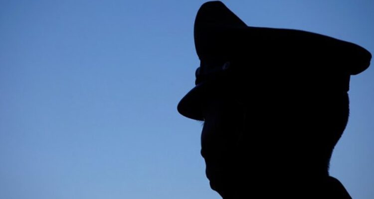 Carabinero frustra a tiros encerrona en su contra en la cuesta Lo Prado