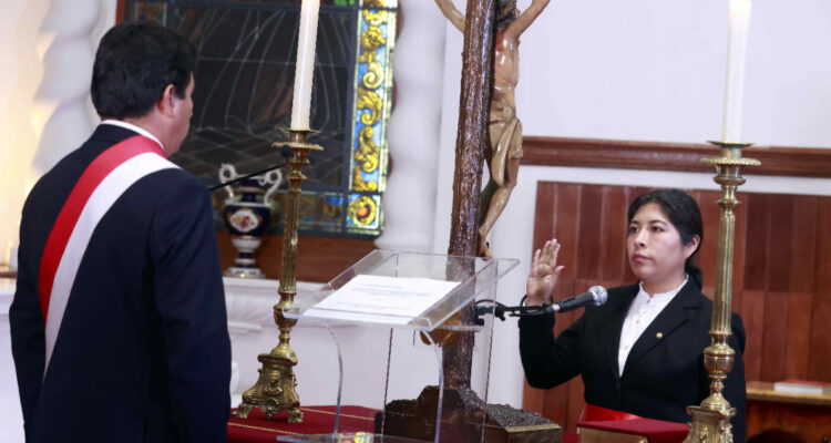 Perú presidente Castillo nombre como primera ministra a política investigada por la Fiscalía