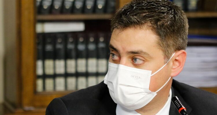 censura contra manouchehri