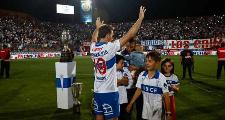 El ‘Chapa’ Fuenzalida apunta a “seguir jugando” tras dejar la UC y recuerda polémica con Castillo