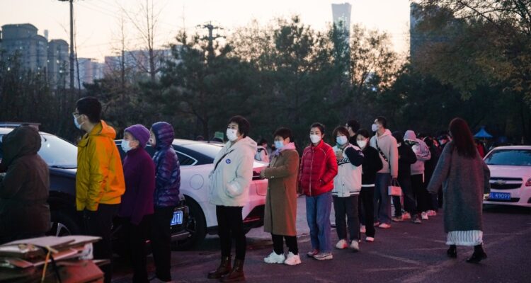 FMI llama a China a “recalibrar” su política “cero covid” por el bien de la economía