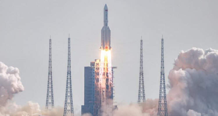 China envía 3 astronautas a su estación espacial Tiangong: podría convertirse en la única del mundo