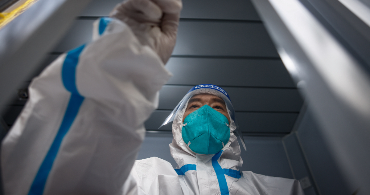 China registra récord de casos diarios, la peor cifra de covid-19 de toda la pandemia