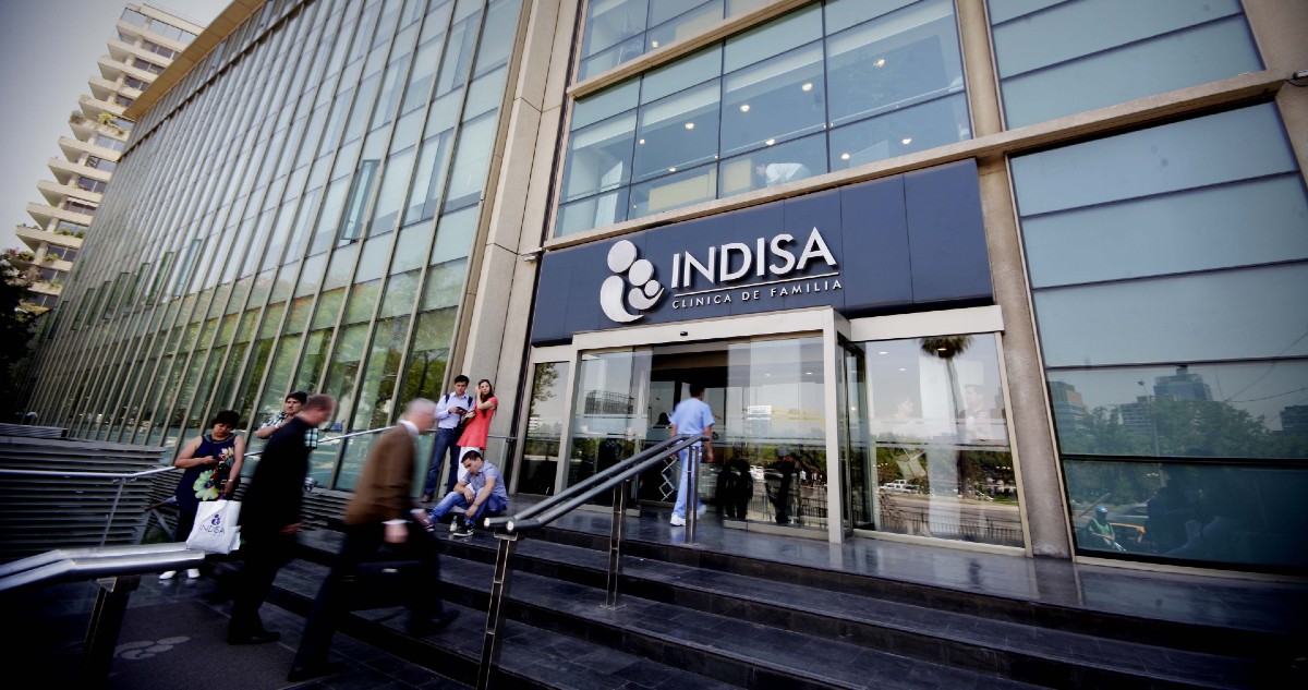 Pagar y luego pedir reembolso: Clínica Indisa suspende venta de bonos para afiliados a 2 isapres