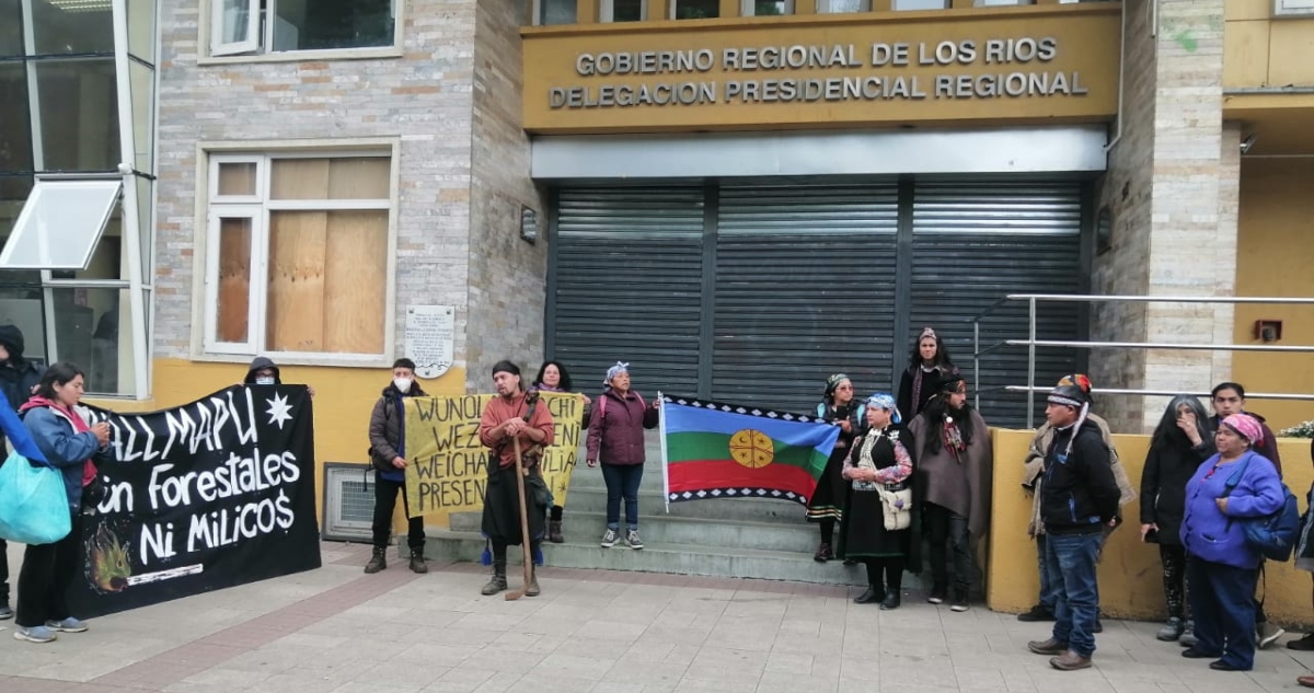 Comunidades mapuche se manifiestan contra delegada de Los Ríos