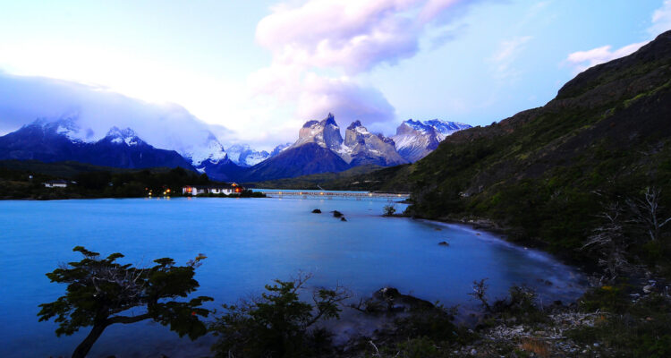 Treinta mil visitantes a Torres del Paine serían afectados por paro de guardaparques de Conaf