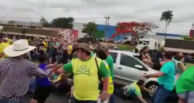 Conductor embiste a manifestantes pro Bolsonaro en Sao Paulo: al menos 15 heridos