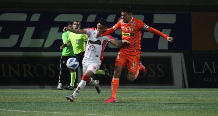 Copiapó y Cobreloa se miden en la primera final de la Liguilla de Ascenso.