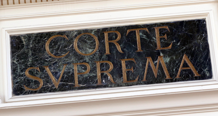 Corral: Suprema ratifica fallo que obliga al Gobierno auxiliar a fuerzas armadas por terreno tomado