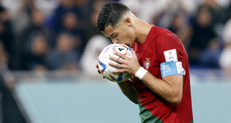 Cristiano Ronaldo marca de penal ante Ghana y rompe nuevo récord.