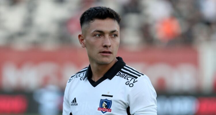 Cristián Zavala podría partir de Colo Colo. Aseguran que equipo trasandino estaría tras sus pasos.