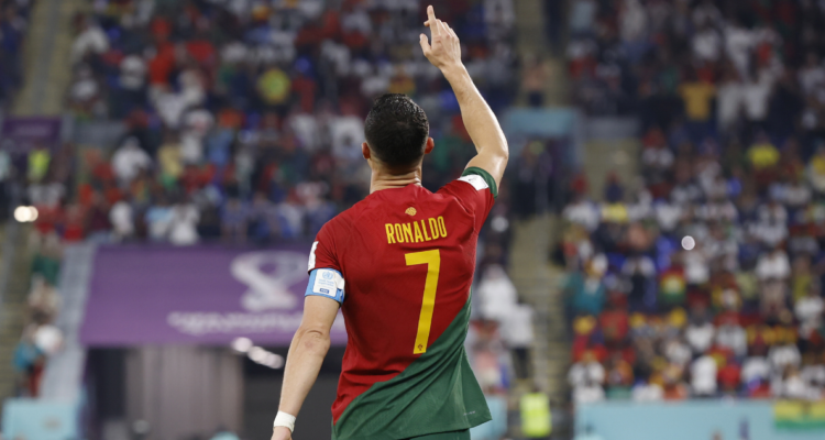 Cristiano Ronaldo se convierte en el jugador que ha marcado en 5 mundiales diferentes.