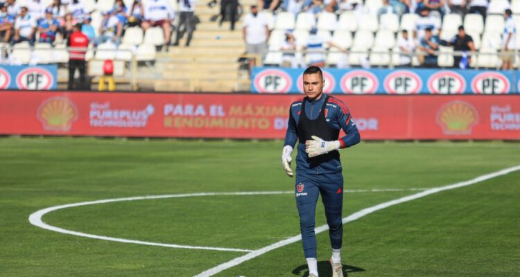 Cristóbal Campos se olvida de las polémicas y solo quiere seguir en la U