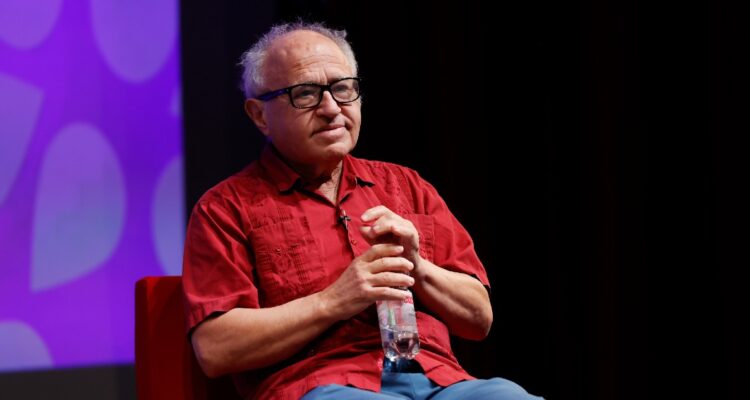 Hijo del formador de Chicago Boys en Chile: “Espero volver y que me digan que el socialismo murió”