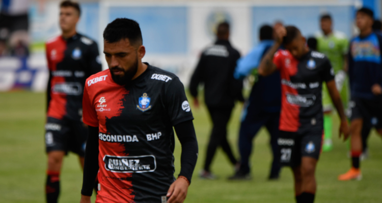 Deportes Antofagasta realizó una polémica publicación y sus hinchas estallaron tras el descenso.