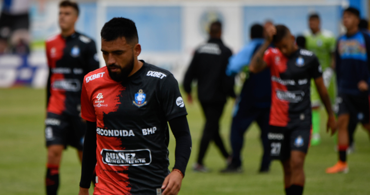 Deportes Antofagasta realizó una polémica publicación y sus hinchas estallaron tras el descenso.