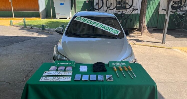 Persecución policial deja cuatro detenidos acusados de perpetrar portonazo a carabinero en Cerrillos