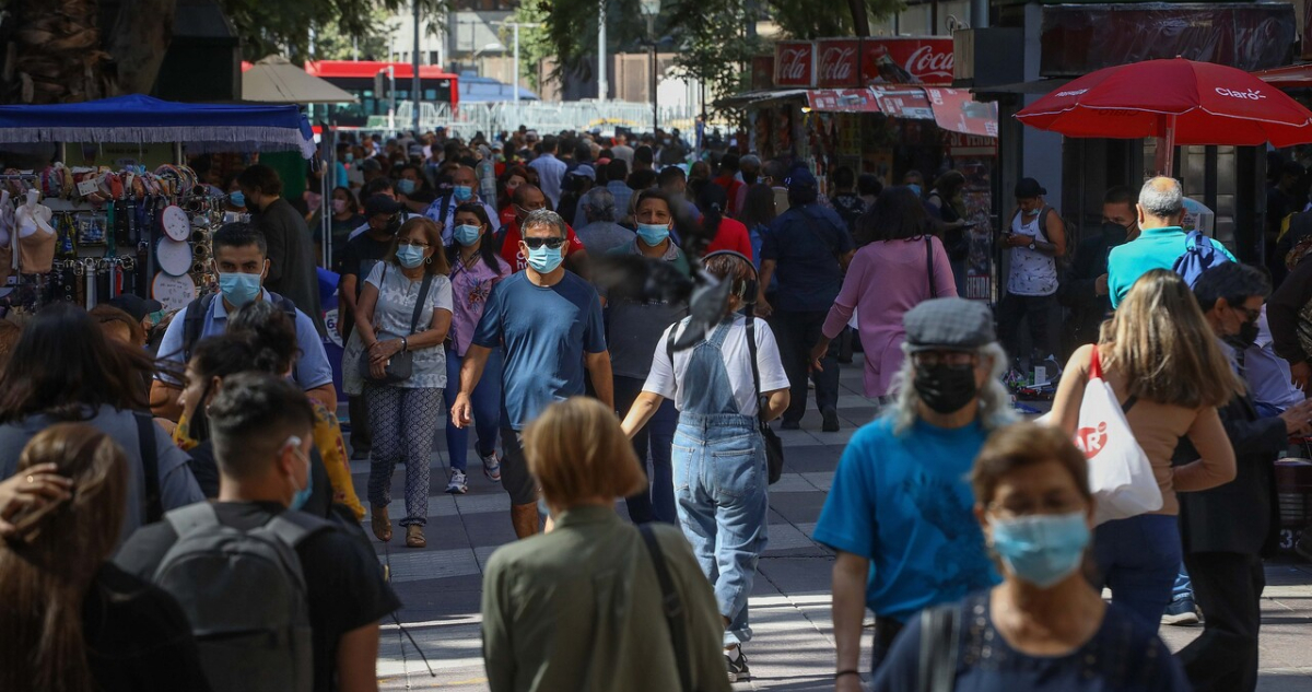 Desempleo se mantiene en un 8% en el último trimestre móvil: ocupados informales subieron 3,9%