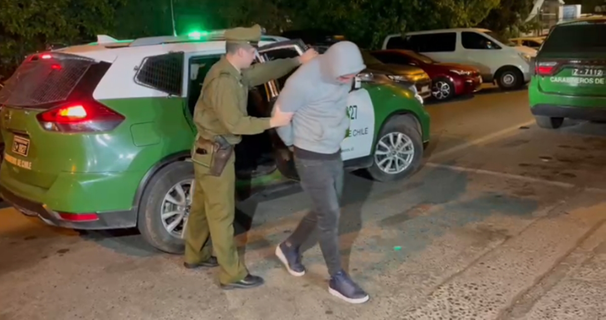 Exjugador de fútbol fue detenido en Maipú tras ser sorprendido con un auto robado