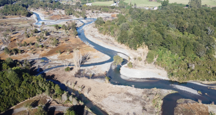 DGA multa a inmobiliaria por modificación de cauce en el río Blanco de Puerto Varas, región de Los Lagos.