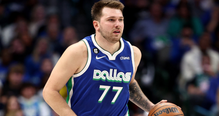 Doncin se lució en la victoria de los Mavericks ante los Trail Blazers.